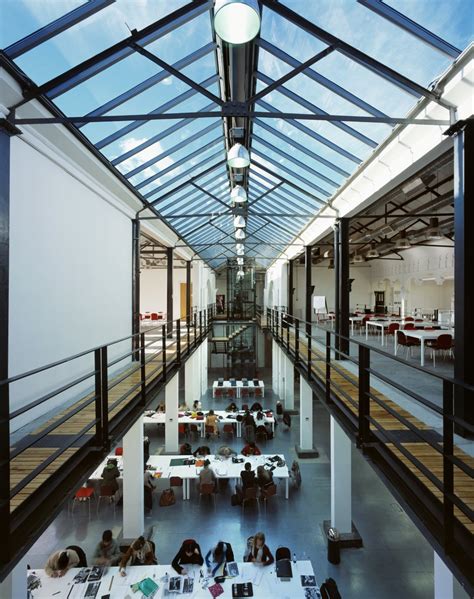 london college of fashion clearing